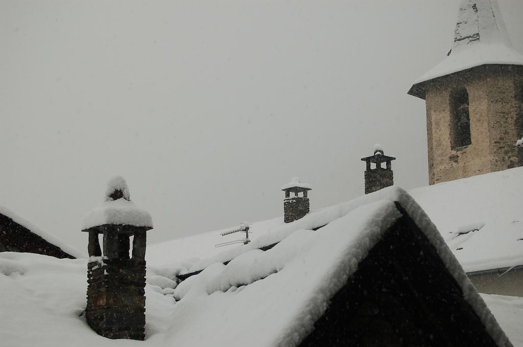Apartaments Vall Ferrera Areu Buitenkant foto